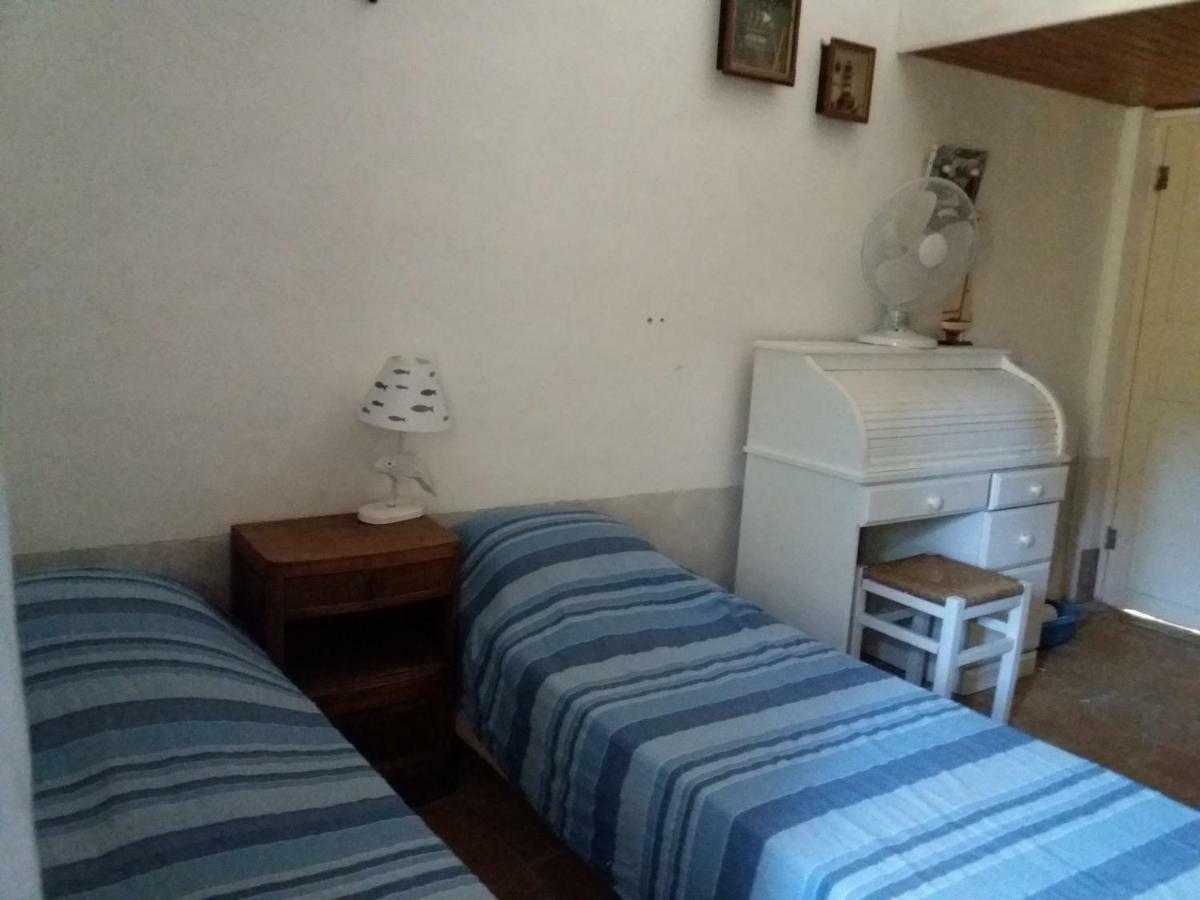 Bed and Breakfast Le Patio Des Cigales Roquefort-des-Corbieres Екстер'єр фото