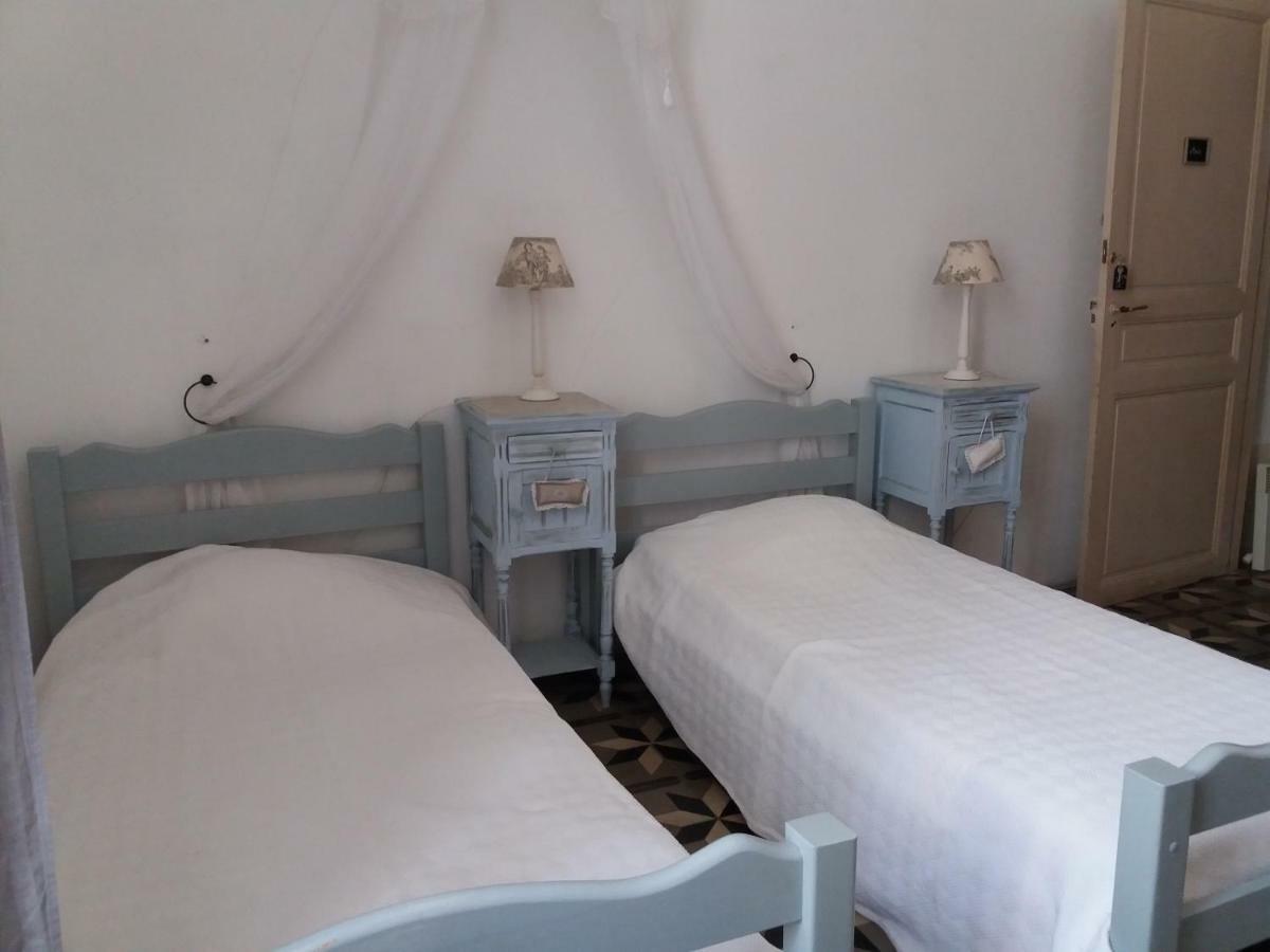Bed and Breakfast Le Patio Des Cigales Roquefort-des-Corbieres Екстер'єр фото