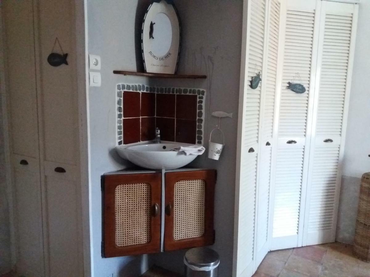 Bed and Breakfast Le Patio Des Cigales Roquefort-des-Corbieres Екстер'єр фото