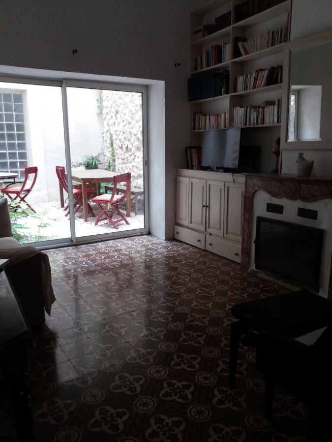 Bed and Breakfast Le Patio Des Cigales Roquefort-des-Corbieres Екстер'єр фото
