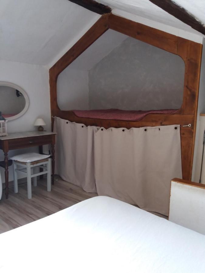 Bed and Breakfast Le Patio Des Cigales Roquefort-des-Corbieres Екстер'єр фото