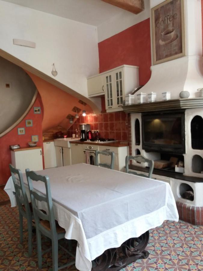 Bed and Breakfast Le Patio Des Cigales Roquefort-des-Corbieres Екстер'єр фото