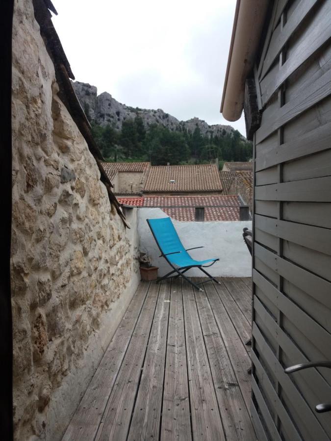 Bed and Breakfast Le Patio Des Cigales Roquefort-des-Corbieres Екстер'єр фото